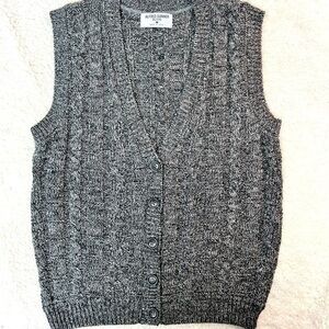 Alfred Dunner Petite Sweater Vest Size: Medium
